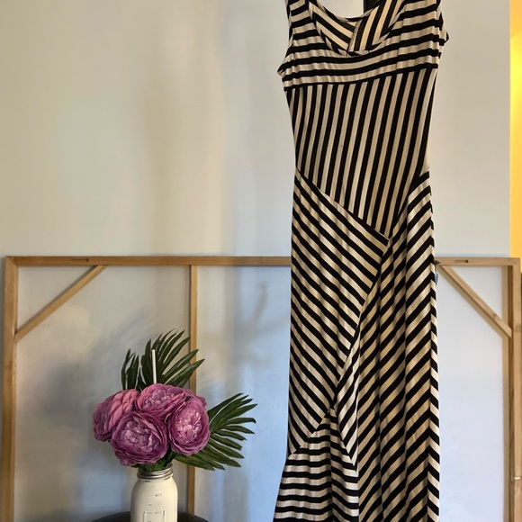 Monteau Stripe maxi Dress. Size: S - Picture 3 of 4